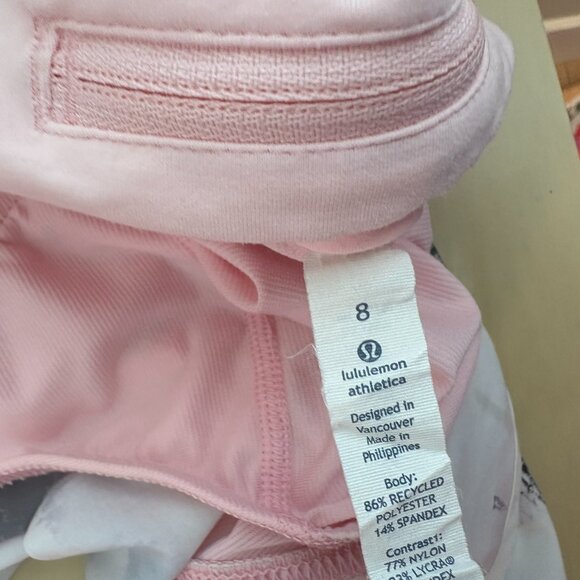 Lululemon Speed up Low rise shorts Size 8 Black/pink/white printed - Picture 8 of 10